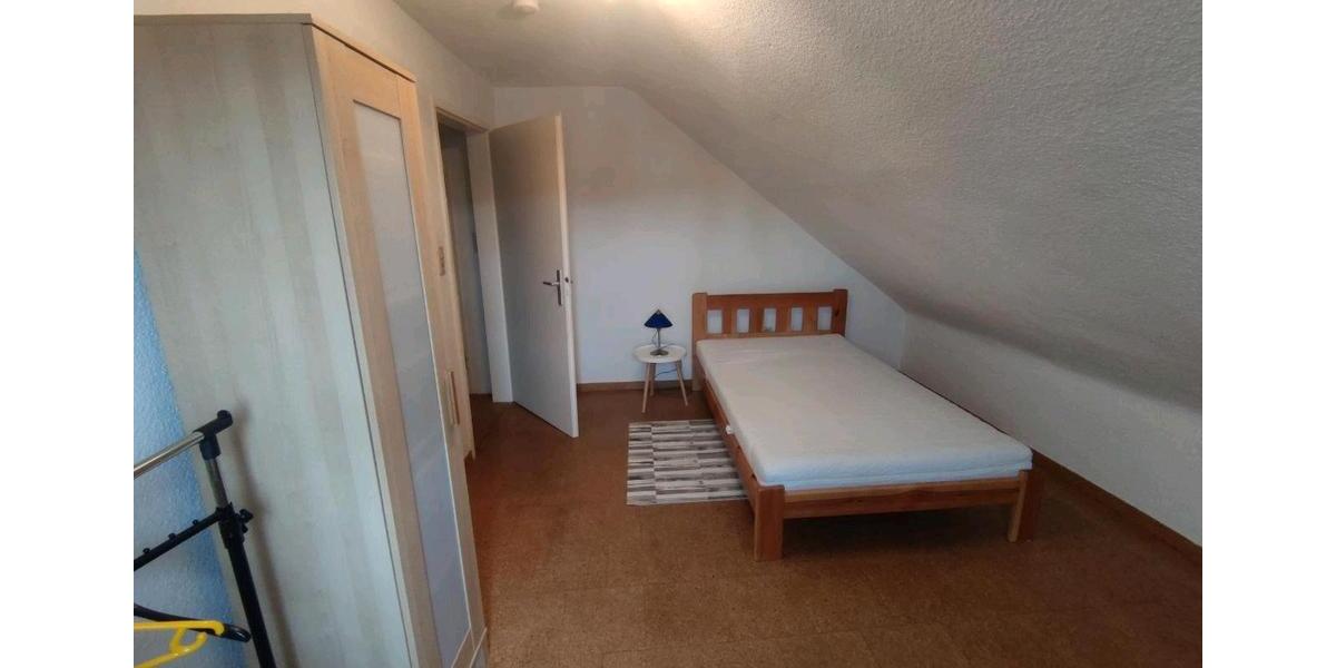 Dachgeschoßwohnung Oberasbach - 2 Zimmer, 37 m&sup2;, 540&euro; | Angebot:24836285