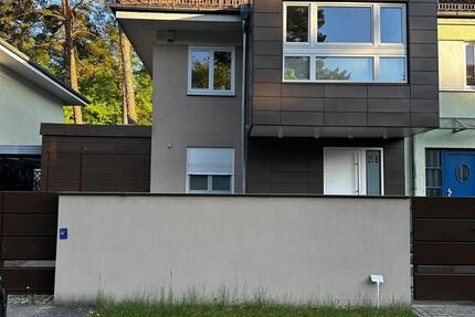 Haus Wandlitz - 6 Zimmer, 300 m&sup2;, 2.000&euro; | Angebot:25720243