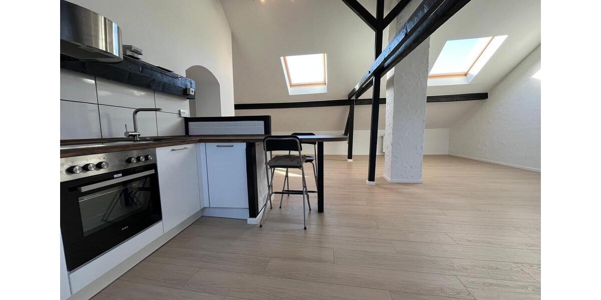 Erstbezug nach Modernisierung: Charmante 1-Zimmer-Dachgeschosswohnung mit EBK 1 zimmer