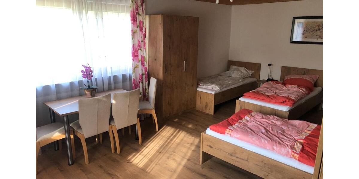 Wohnen auf Zeit Tann - 8 Zimmer, 200 m&sup2;, 18&euro; | Angebot:26024563