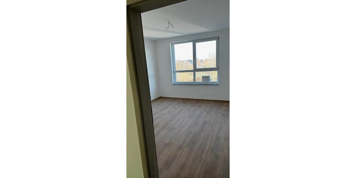 Erdgeschoßwohnung Cleebronn - 3 Zimmer, 116 m&sup2;, 1.300&euro; | Angebot:25985918
