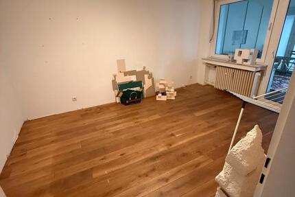 Mädels WG Zimmer DUS Nähe Medienhafen zimmer