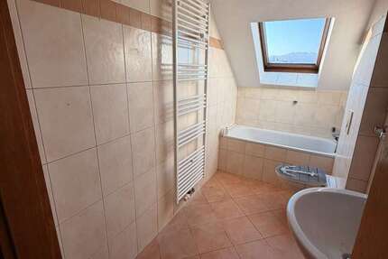 Wohnung Arnstadt - 4 Zimmer, 65 m&sup2;, 520&euro; | Angebot:24623066