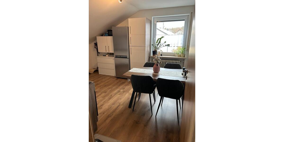Dachgeschoßwohnung Schwarzenfeld - 2 Zimmer, 53 m&sup2;, 610&euro; | Angebot:25968174