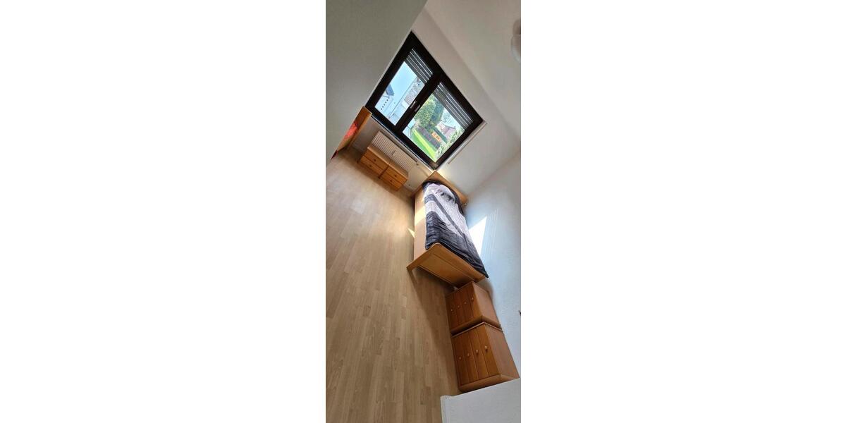 Erdgeschoßwohnung Ostercappeln - 9 Zimmer, 190 m&sup2;, 15&euro; | Angebot:25640484