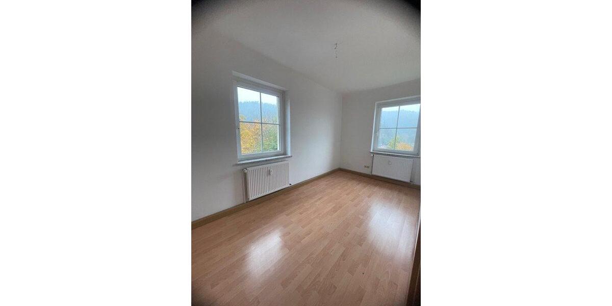 Etagenwohnung Probstzella - 4 Zimmer, 81 m&sup2;, 460&euro; | Angebot:26134114