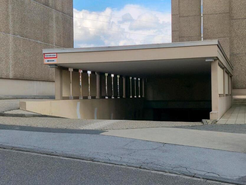 Tiefgaragenstellplatz in Mettmann am Goldberg zu vermieten!