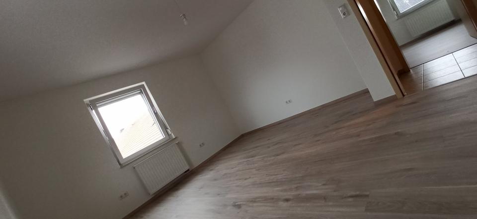 Etagenwohnung Werneck - 4 Zimmer, 126 m&sup2;, 1.000&euro; | Angebot:25792142