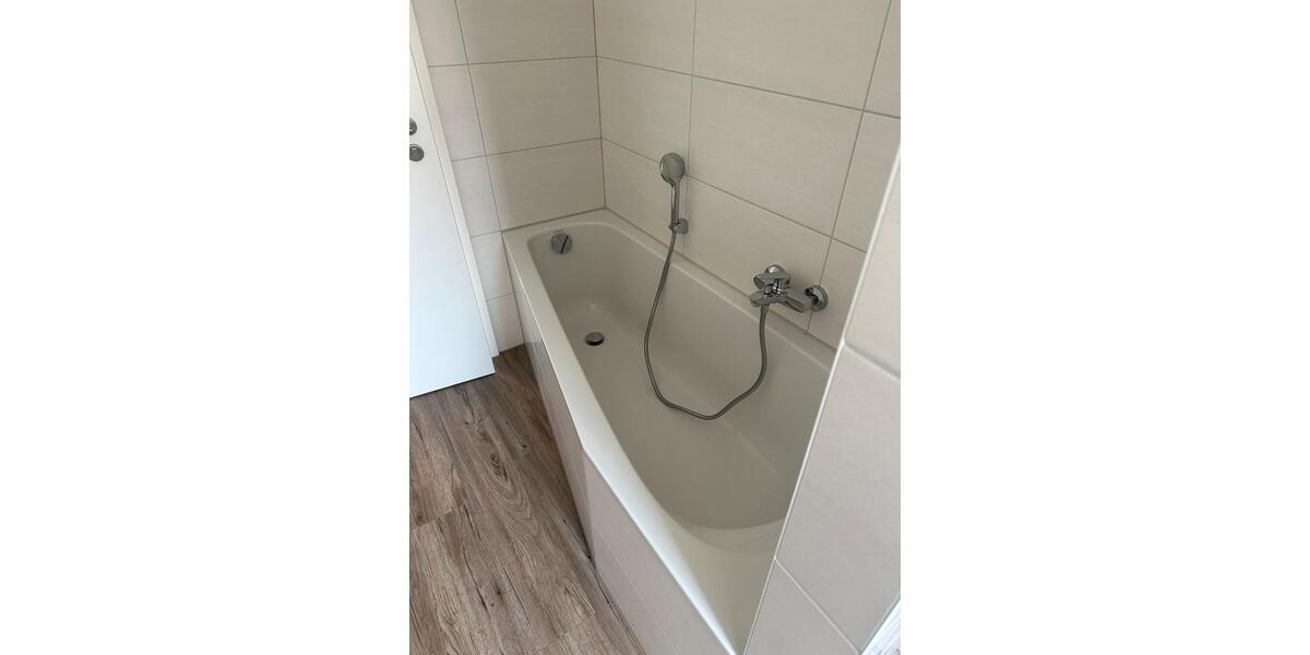 Etagenwohnung Pößneck - 3 Zimmer, 65 m&sup2;, 510&euro; | Angebot:24982542