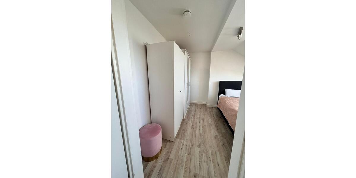 Dachgeschoßwohnung Zwickau - 3 Zimmer, 60 m&sup2;, 325&euro; | Angebot:25942754