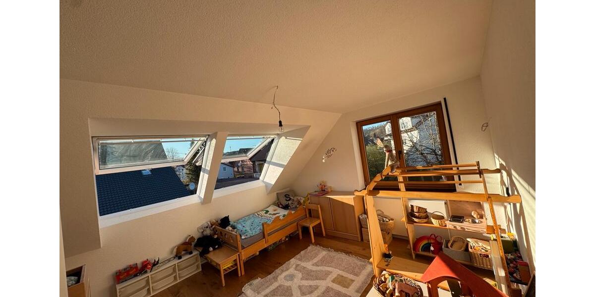 Dachgeschoßwohnung Auenwald - 4 Zimmer, 133 m&sup2;, 1.490&euro; | Angebot:26288235