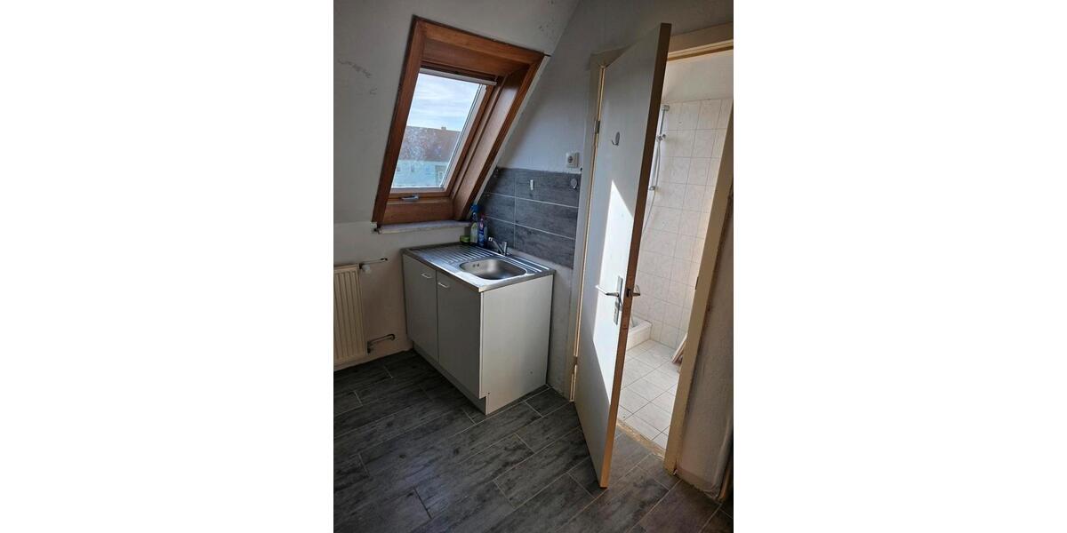 Dachgeschoßwohnung Sande - 2.5 Zimmer, 41 m&sup2;, 370&euro; | Angebot:25307381