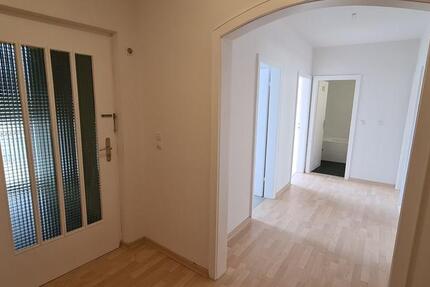 Wohnung Pforzheim Weststadt - 3 Zimmer, 70 m&sup2;, 820&euro; | Angebot:26493421
