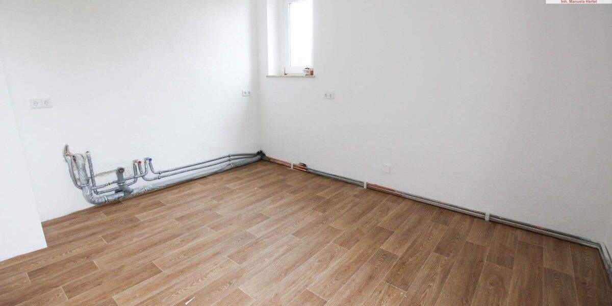 Etagenwohnung Aue-Bad Schlema OT Schlema Schlema - 4 Zimmer, 122 m&sup2;, 850&euro; | Angebot:24766032