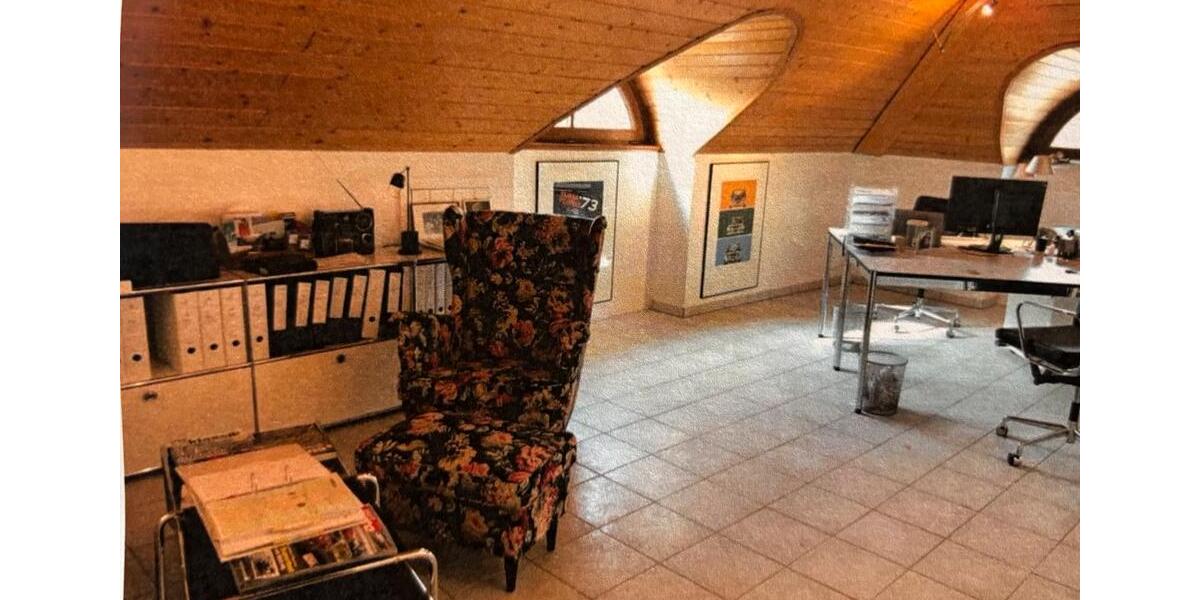 Dachgeschoßwohnung Scheer - 2.5 Zimmer, 88 m&sup2;, 920&euro; | Angebot:26587070