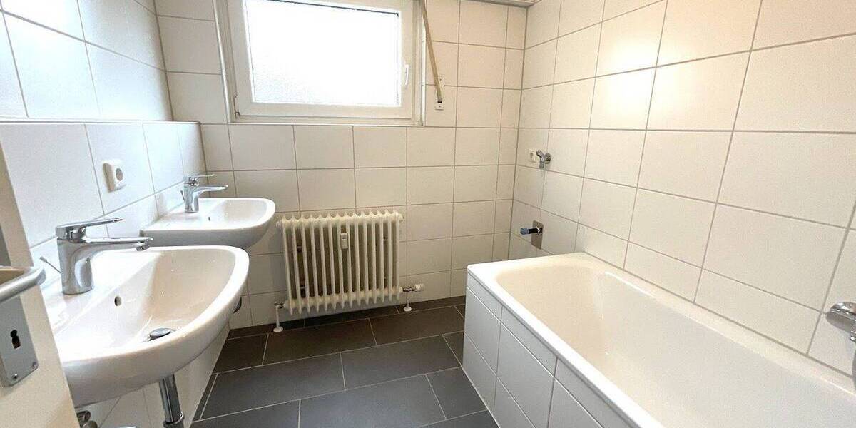 Etagenwohnung Nürnberg Langwasser - 3 Zimmer, 80 m&sup2;, 899&euro; | Angebot:26142632