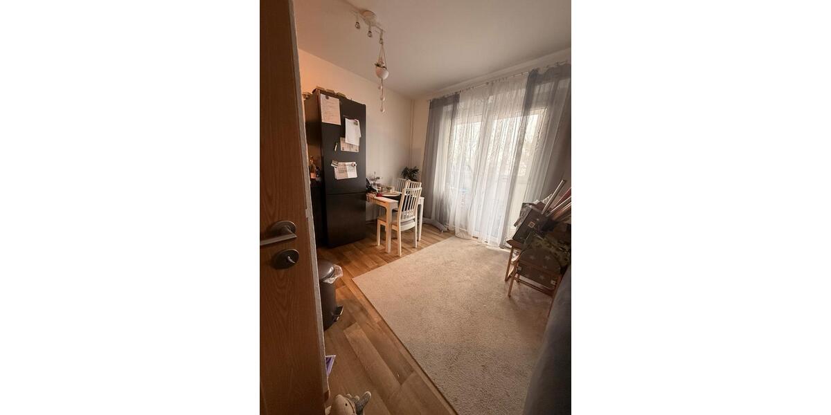 Etagenwohnung Neuhaus am Rennweg - 4 Zimmer, 76 m&sup2;, 863&euro; | Angebot:25636082