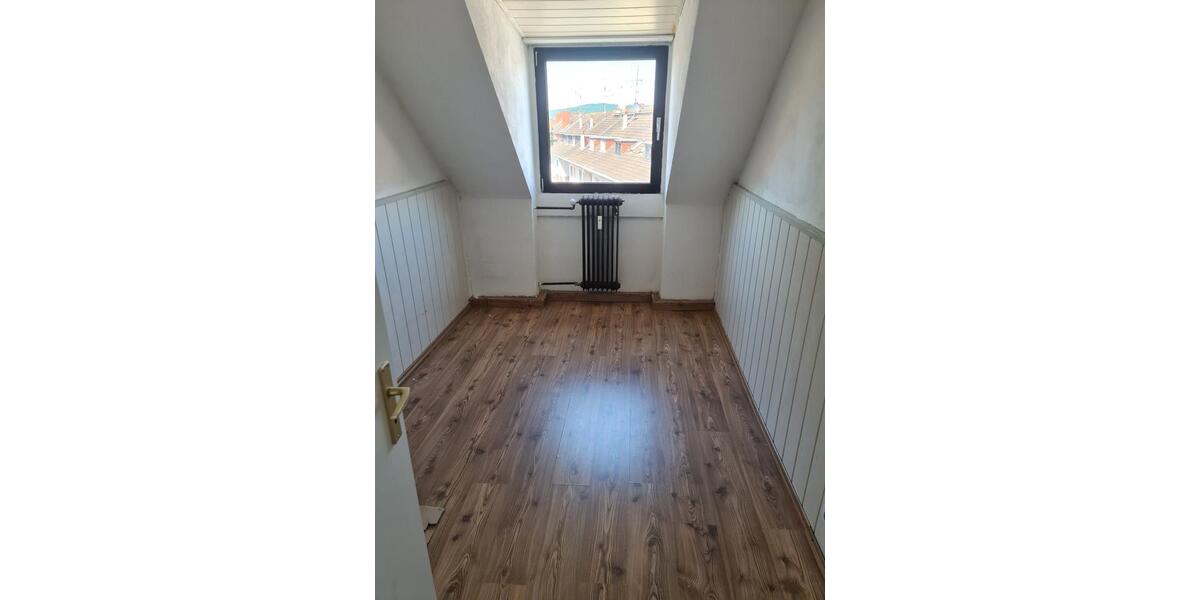 Dachgeschoßwohnung Saarbrücken Neue Bremm - 3 Zimmer, 60 m&sup2;, 420&euro; | Angebot:24745392