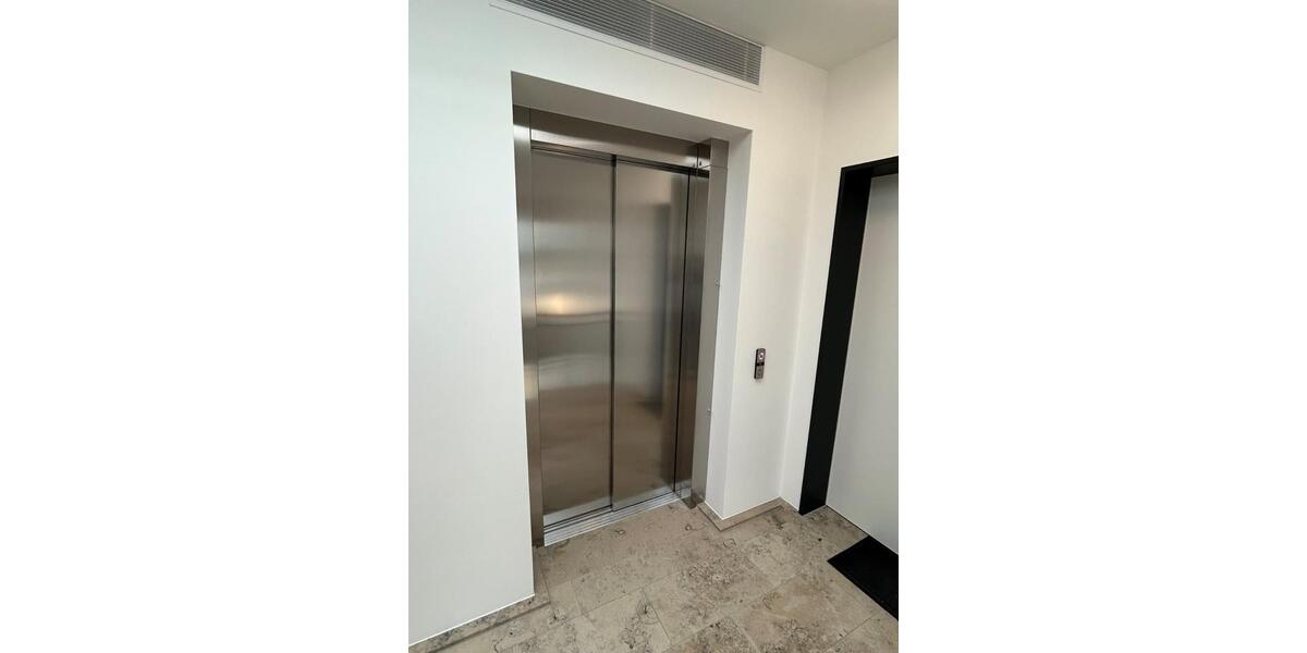 Einfamilienhaus München Aubing-Lochhausen-Langwied - 2 Zimmer, 67 m&sup2;, 1.700&euro; | Angebot:24784799