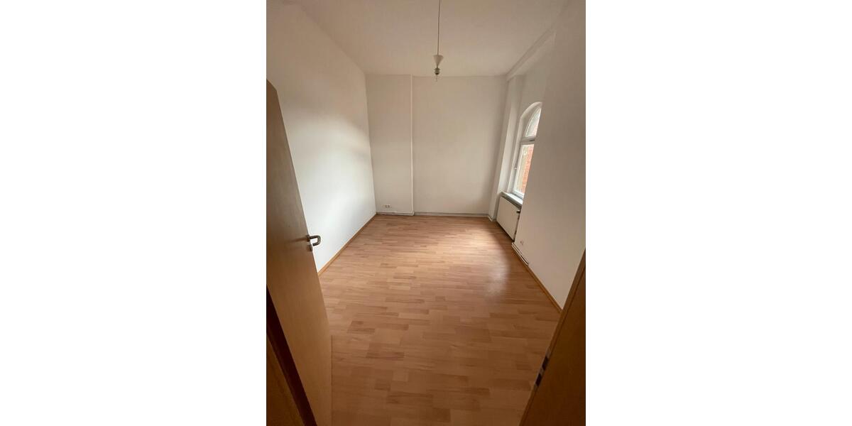 Dachgeschoßwohnung Hameln - 4 Zimmer, 120 m&sup2;, 850&euro; | Angebot:24397985