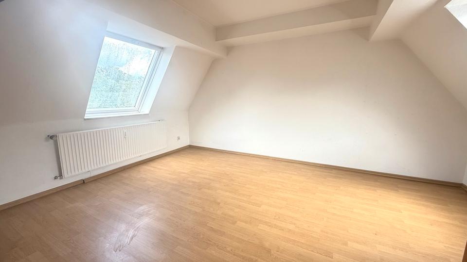 Dachgeschoßwohnung Essen Stadtbezirk VII - 2 Zimmer, 53 m&sup2;, 450&euro; | Angebot:26479405