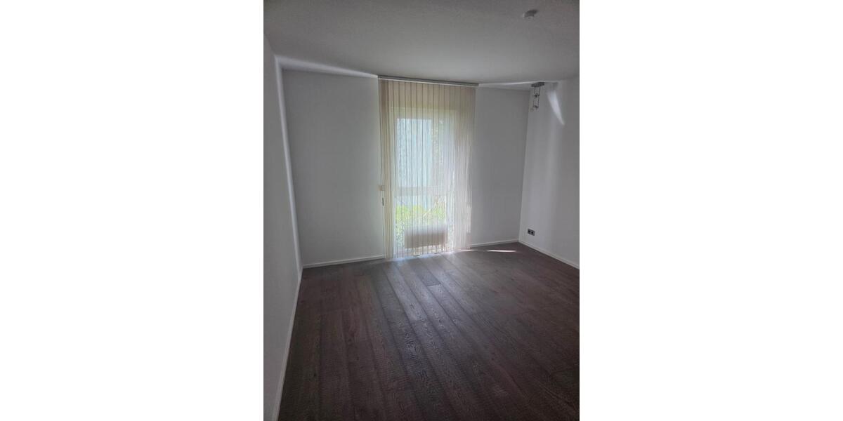 Etagenwohnung Nürnberg Gebersdorf - 4 Zimmer, 105 m&sup2;, 1.350&euro; | Angebot:26706108