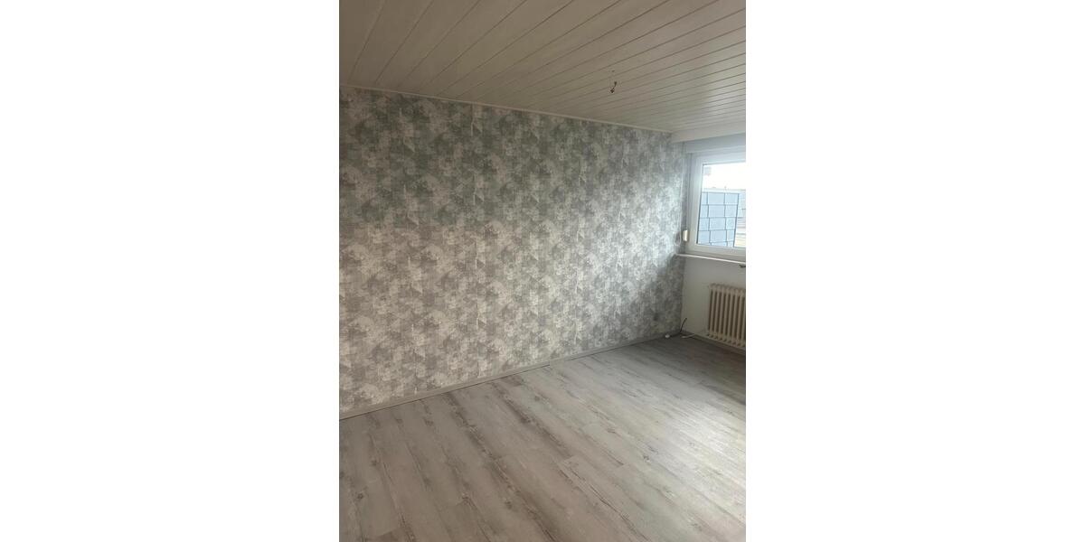 Dachgeschoßwohnung Bous - 4 Zimmer, 82 m&sup2;, 780&euro; | Angebot:22285781