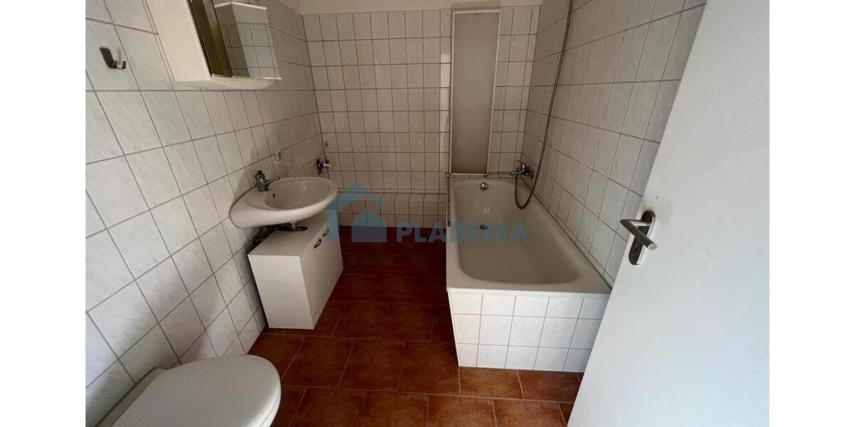 Etagenwohnung Schwerin - 3 Zimmer, 58 m&sup2;, 812&euro; | Angebot:26003587