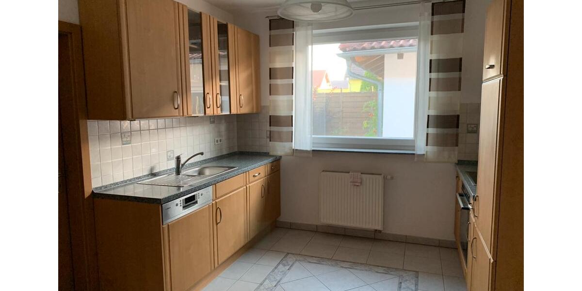 Bungalow Aiterhofen - 4 Zimmer, 117 m&sup2;, 1.250&euro; | Angebot:26343557