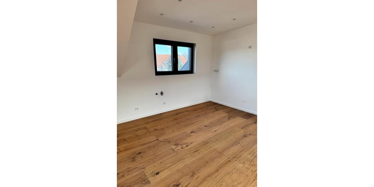 Dachgeschoßwohnung Offenbach am Main Buchrain - 2 Zimmer, 79 m&sup2;, 1.460&euro; | Angebot:25045907