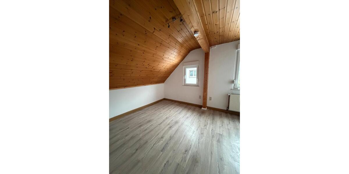 Etagenwohnung Neustadt bei Coburg - 3 Zimmer, 88 m&sup2;, 630&euro; | Angebot:24743225