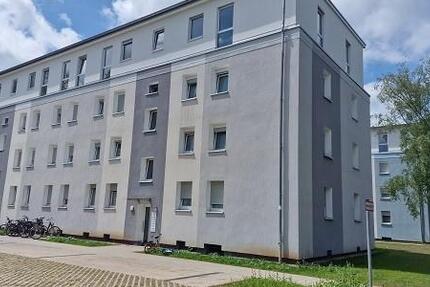 Wo das Leben so spielt : Erstbezug 2-Zi.-Wohnung mit Balkon zimmer
