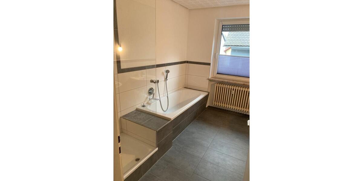 Etagenwohnung Schlüsselfeld - 5 Zimmer, 150 m&sup2;, 1.200&euro; | Angebot:26699657
