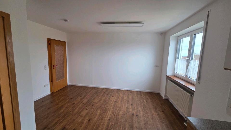 Dachgeschoßwohnung Hemau - 4 Zimmer, 102 m&sup2;, 900&euro; | Angebot:24848450