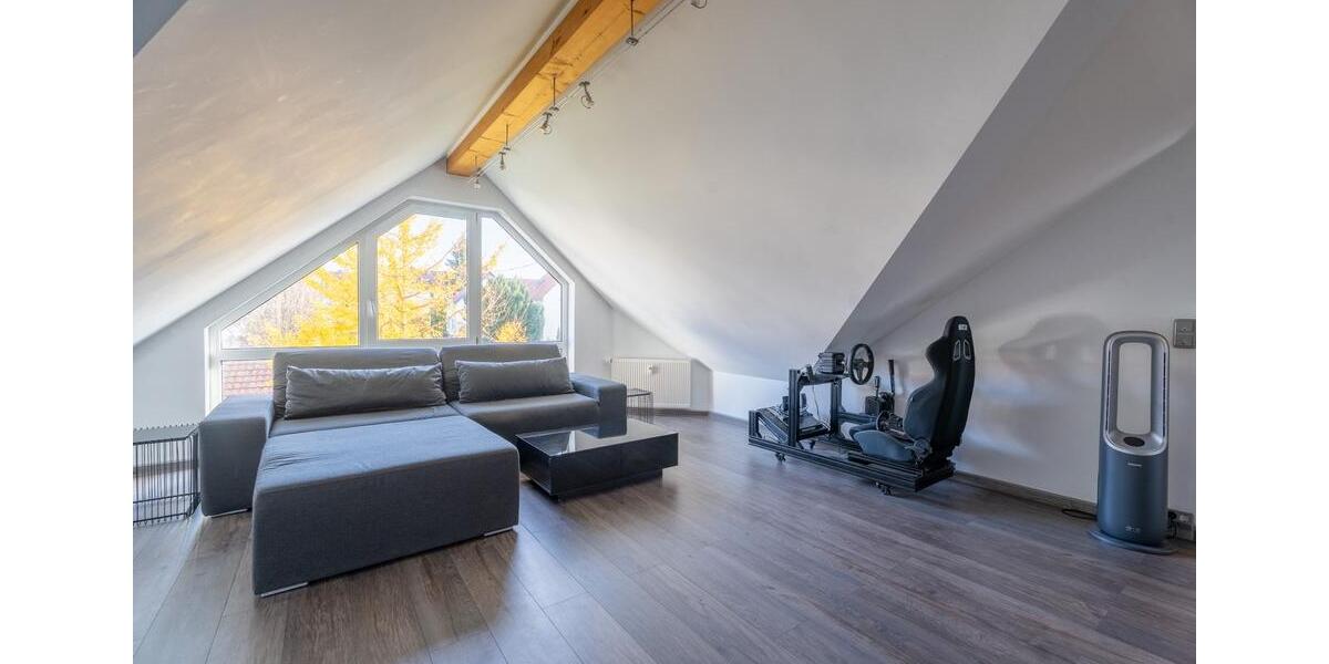 Dachgeschoßwohnung Wiesbaden Mainz-Amöneburg - 2.5 Zimmer, 104 m&sup2;, 1.200&euro; | Angebot:26547082