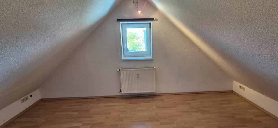 Dachgeschoßwohnung Wittmund - 3 Zimmer, 80 m&sup2;, 600&euro; | Angebot:26621129
