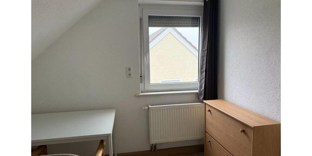Etagenwohnung Stuttgart Bad Cannstatt - 4 Zimmer, 85 m&sup2;, 390&euro; | Angebot:25829673