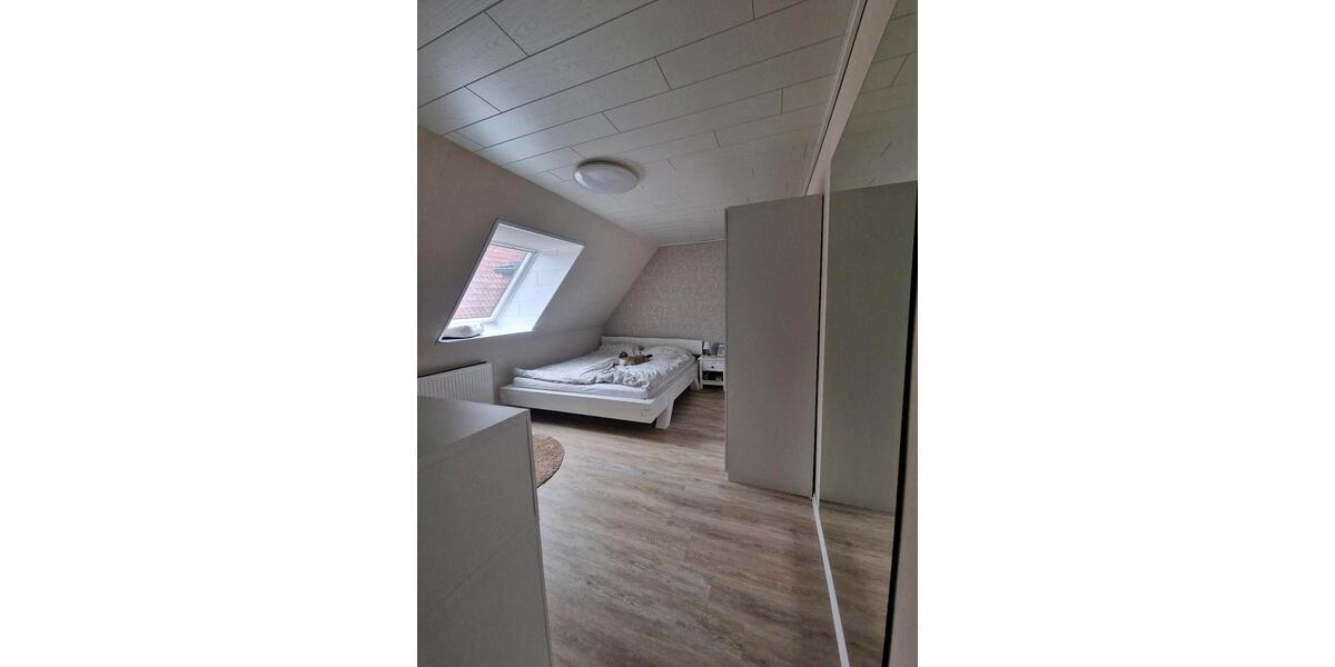 Dachgeschoßwohnung Hennstedt - 3 Zimmer, 77 m&sup2;, 950&euro; | Angebot:25161943