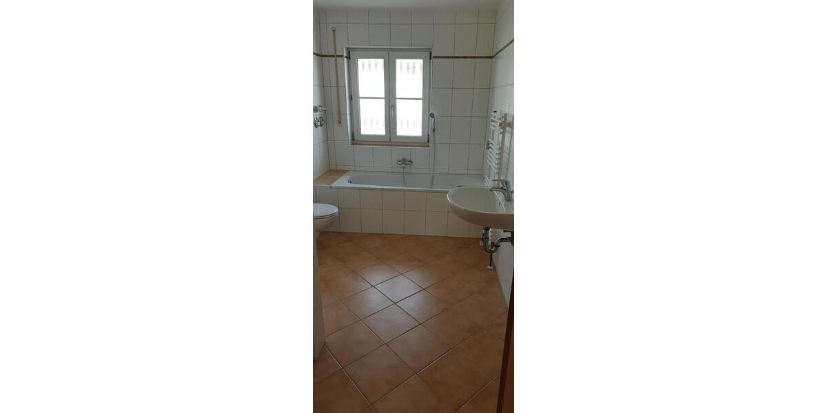 Etagenwohnung Eitting - 3 Zimmer, 83 m&sup2;, 1.240&euro; | Angebot:26045103