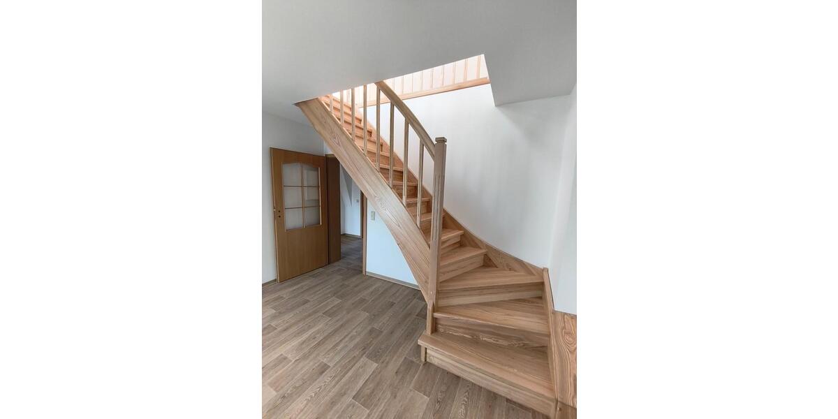 Dachgeschoßwohnung Lauta - 2 Zimmer, 57 m&sup2;, 419&euro; | Angebot:25868354