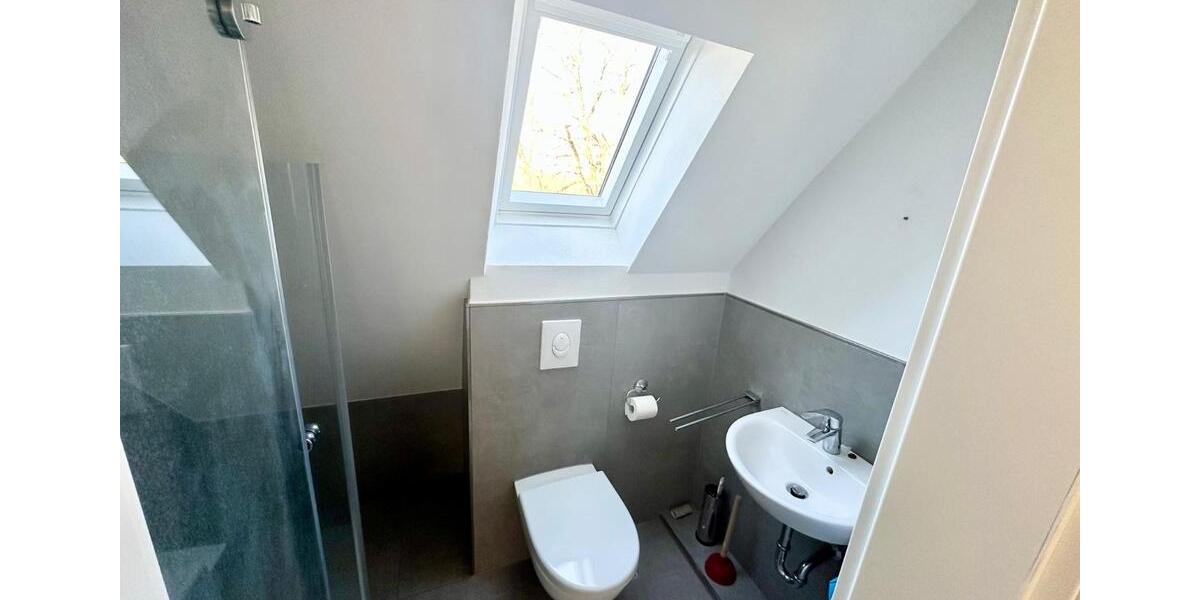 Dachgeschoßwohnung Detmold - 3 Zimmer, 75 m&sup2;, 580&euro; | Angebot:25430655