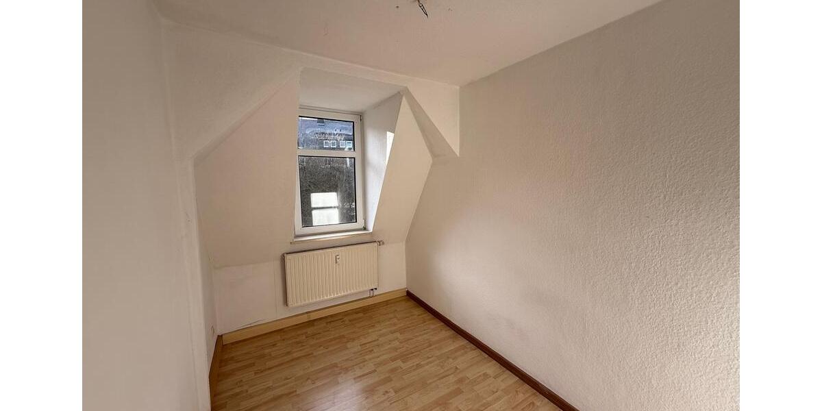 Tolle 3-Raum-DG-Wohnung mit herrlichem Blick über Greiz 3 zimmer
