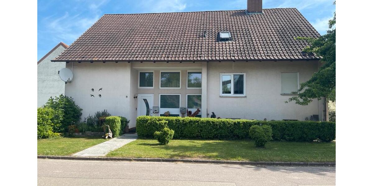 Dachgeschoßwohnung Uffenheim - 3 Zimmer, 120 m&sup2;, 950&euro; | Angebot:26553411