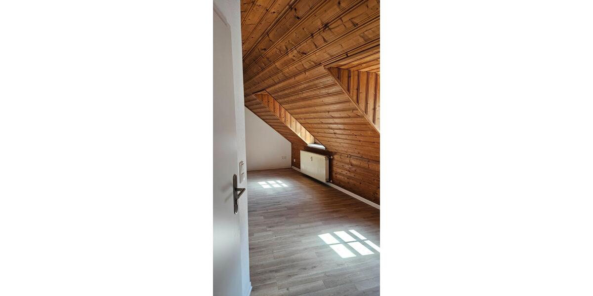 Dachgeschoßwohnung Mühlhausen (Thüringen) - 1.5 Zimmer, 55 m&sup2;, 330&euro; | Angebot:24430801