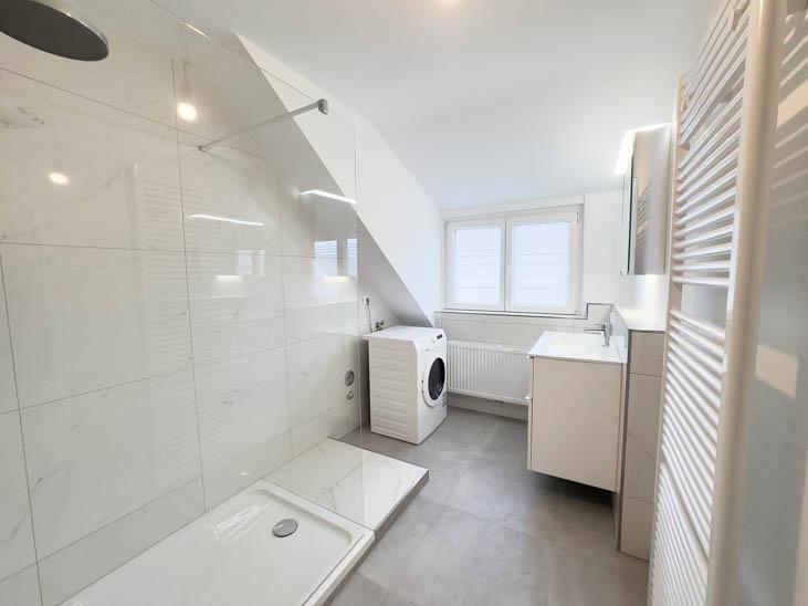 Dachgeschoßwohnung Stuttgart Bad Cannstatt - 3 Zimmer, 75 m&sup2;, 990&euro; | Angebot:26355327