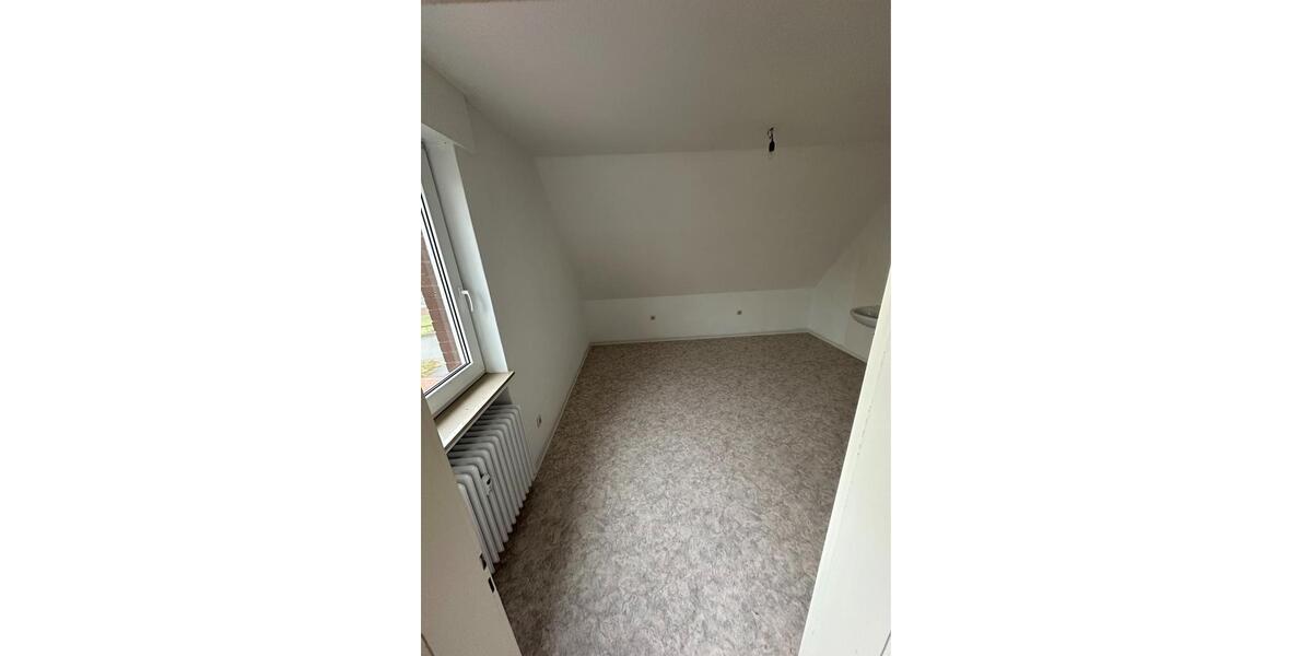 Dachgeschoßwohnung Berge - 4 Zimmer, 104 m&sup2;, 750&euro; | Angebot:26606674