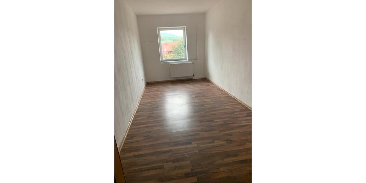 Etagenwohnung Sollstedt - 4 Zimmer, 90 m&sup2;, 560&euro; | Angebot:23270506