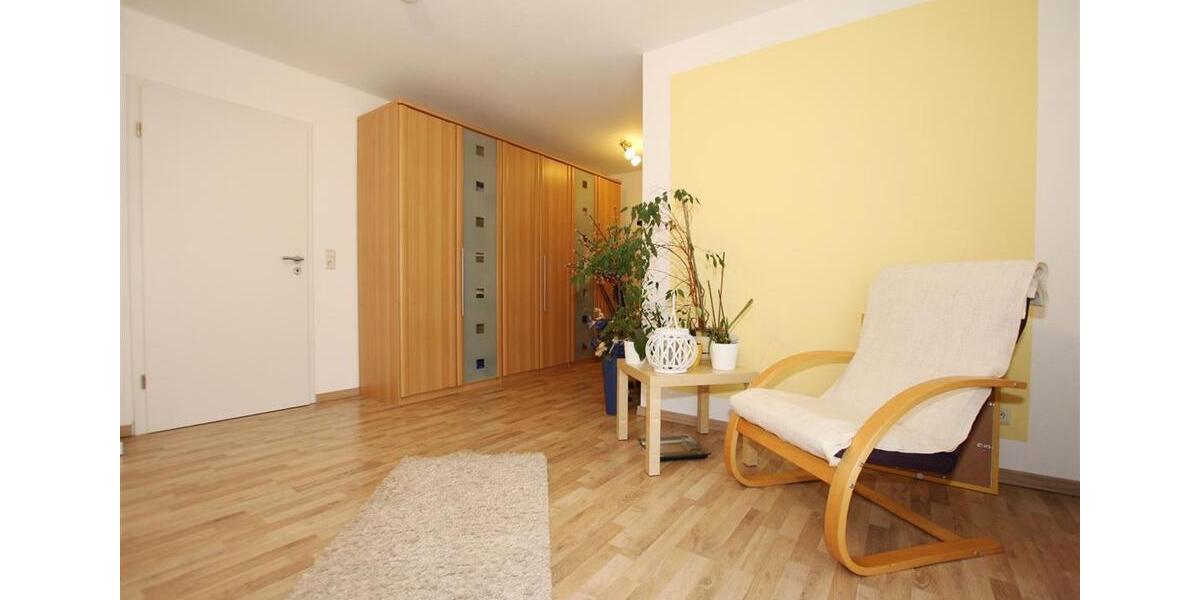 Erdgeschoßwohnung Oschersleben (Bode) - 2 Zimmer, 80 m&sup2;, 650&euro; | Angebot:26052786