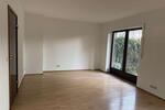Großz. DHH beste Lage, ca. 130 m² Wfl., 5 Zi., Bj. 1983, Kanal nur 50 m entfernt, Garage + Carport ! 5 zimmer