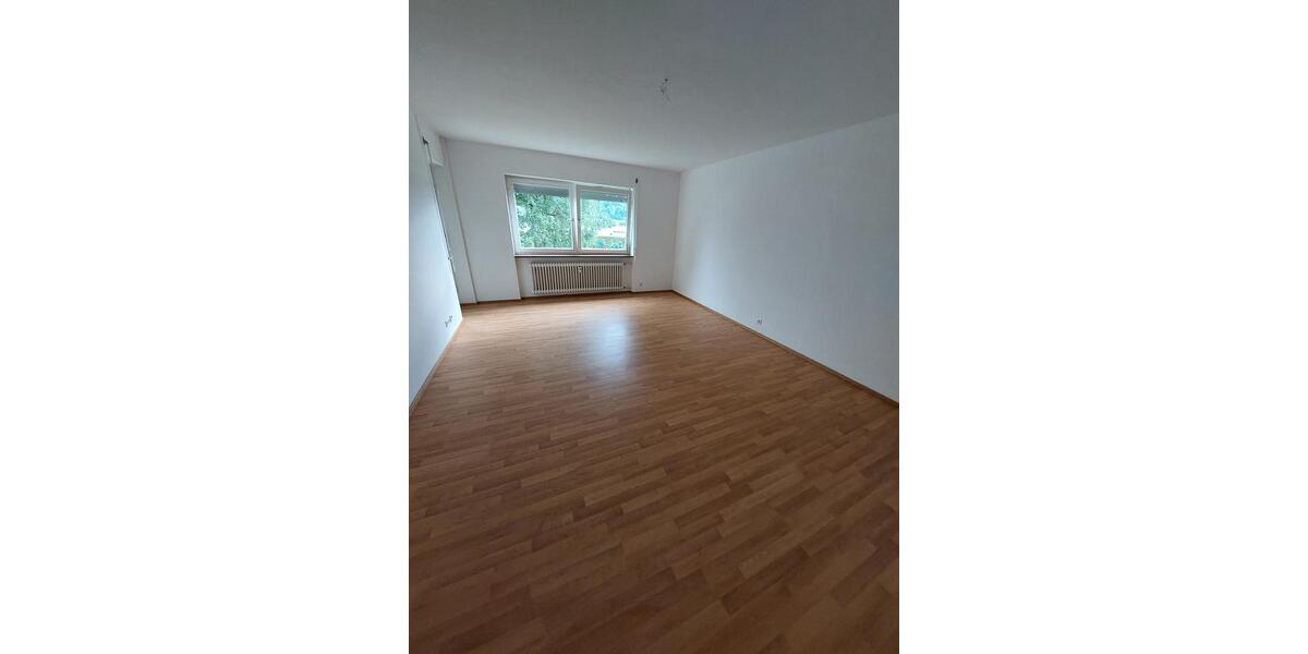 Etagenwohnung Waldshut-Tiengen Tiengen - 4 Zimmer, 103 m&sup2;, 950&euro; | Angebot:26695127